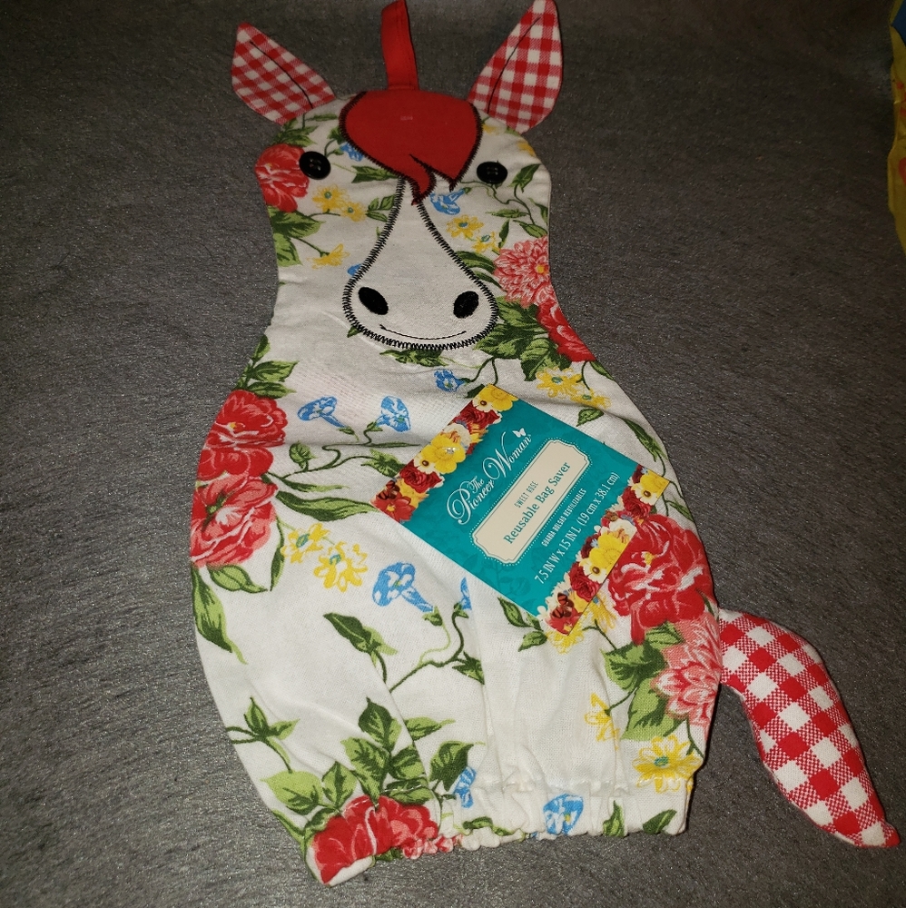 Pioneer Woman Sweet Rose Reusable Bag Saver horse